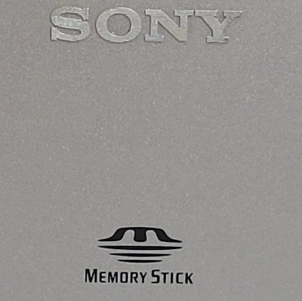 Sony LCH-MA Memory Stick Aluminum Carrying Case Holds 8 Sticks/Duo Format Cards.